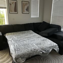 Sleeper Sofa / Sectional 