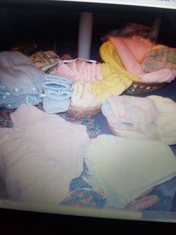 Baby hand knit n crochet baby clothes