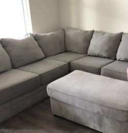 Gray Sectional w ottoman