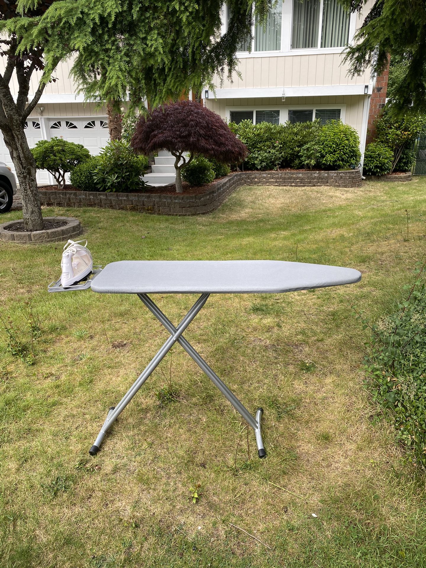 Ironing Board And Iron Set