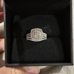 Engagement Ring & Wedding Band