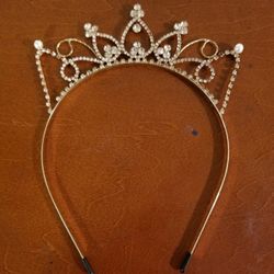 Beautiful Rhinestone Headband Tiara Princess Crown.
