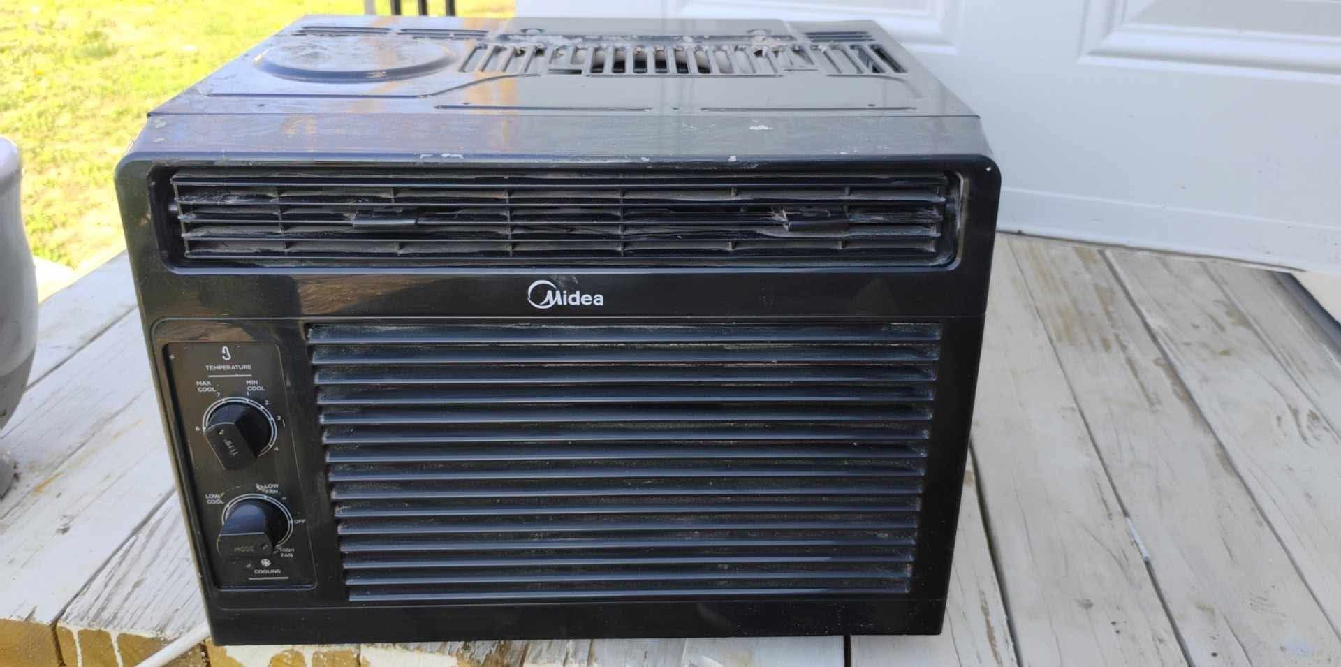 Window AC Unit