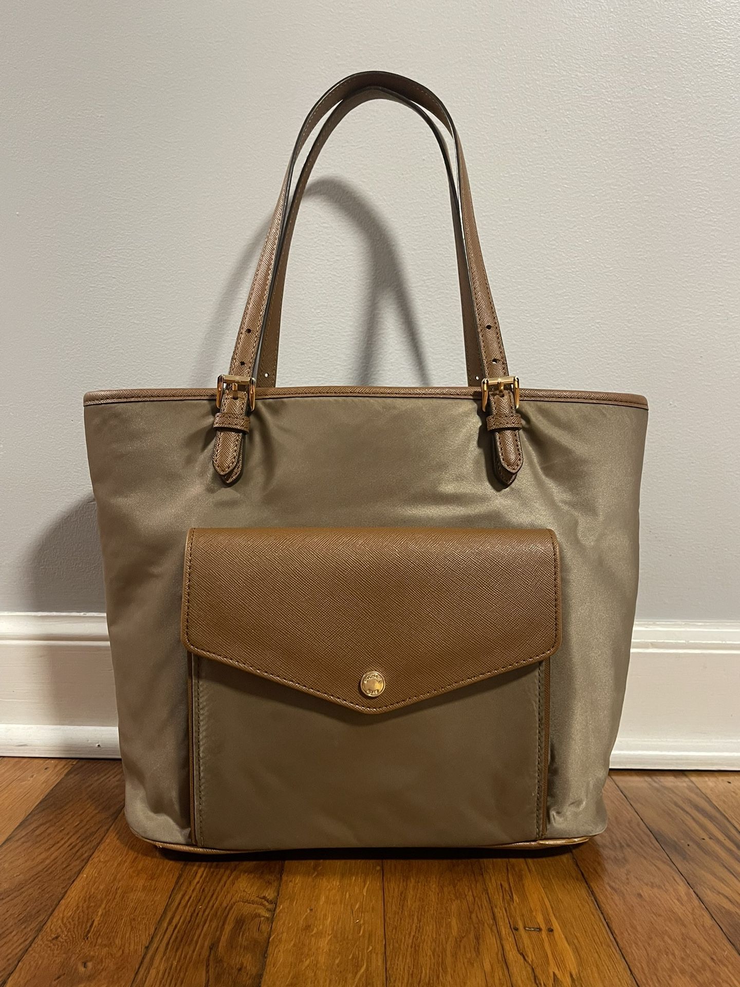 Beautiful Michael Kors Leather Trimmed Tote 