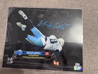 Marcus Mariota Signed Autograph Tennessee Titans 16x20 Spotlight Photo - Beckett