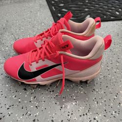 Men’s Nike Alpha Cleats 8.5