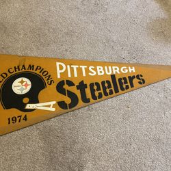 4 Vintage Steeler Pennants 