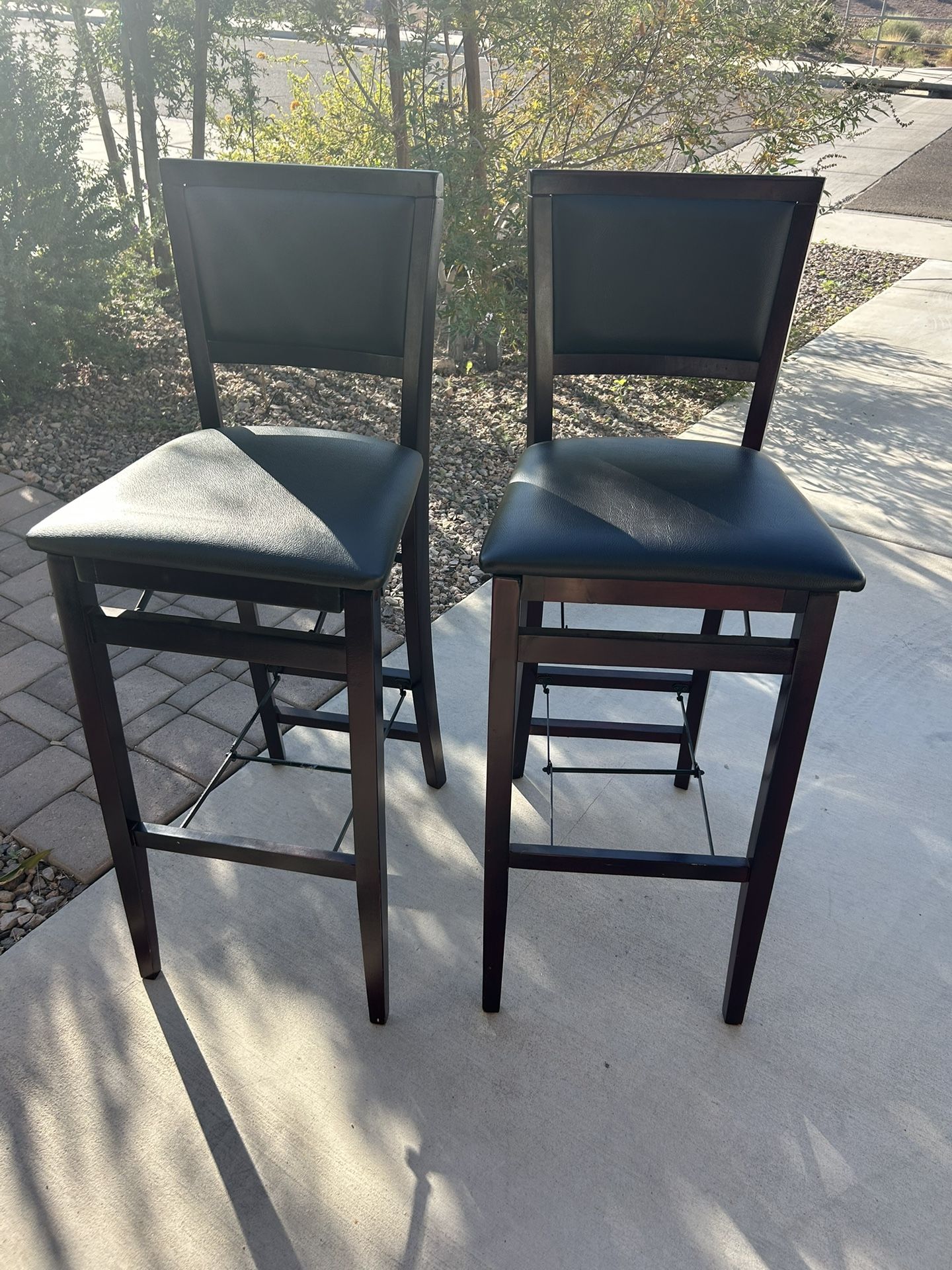 2 Foldable Bar Stools