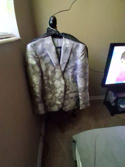 Men's blazer/ white metal bed