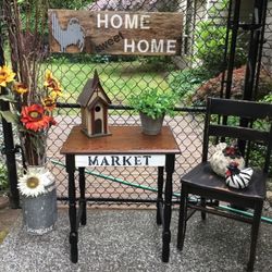 Adorable Farmhouse Accent Table