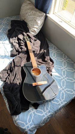 Black Fender 6 string guitar CC60SCE