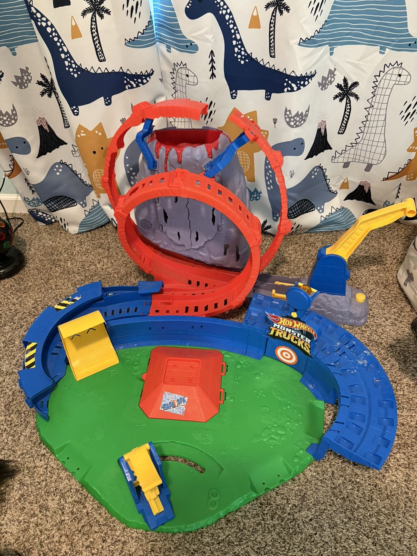 Hot Wheels Monster Truck T-Rex Volcano