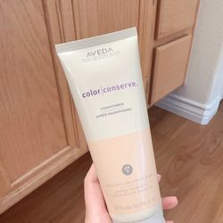 Brand new Aveda conditioner protect hair color