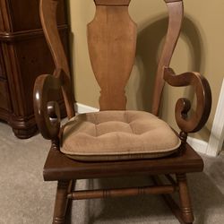 Solid Maple Wood Rocking Chair