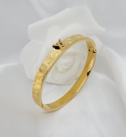 Bangle LV