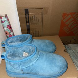 Women’s Size 9 UGGs Ultra Mini Blue