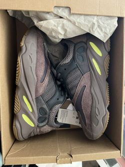 Yeezy Boost 700 'Mauve'