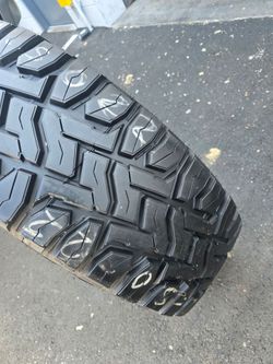 One tire Lt37x12.50r22 Toyo RT Open Country like 95% tread on $120.00