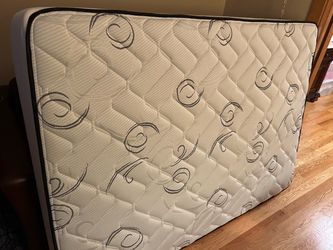Full size 10” mattress and box spring