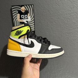 Jordan 1 White Black Volt University Gold 