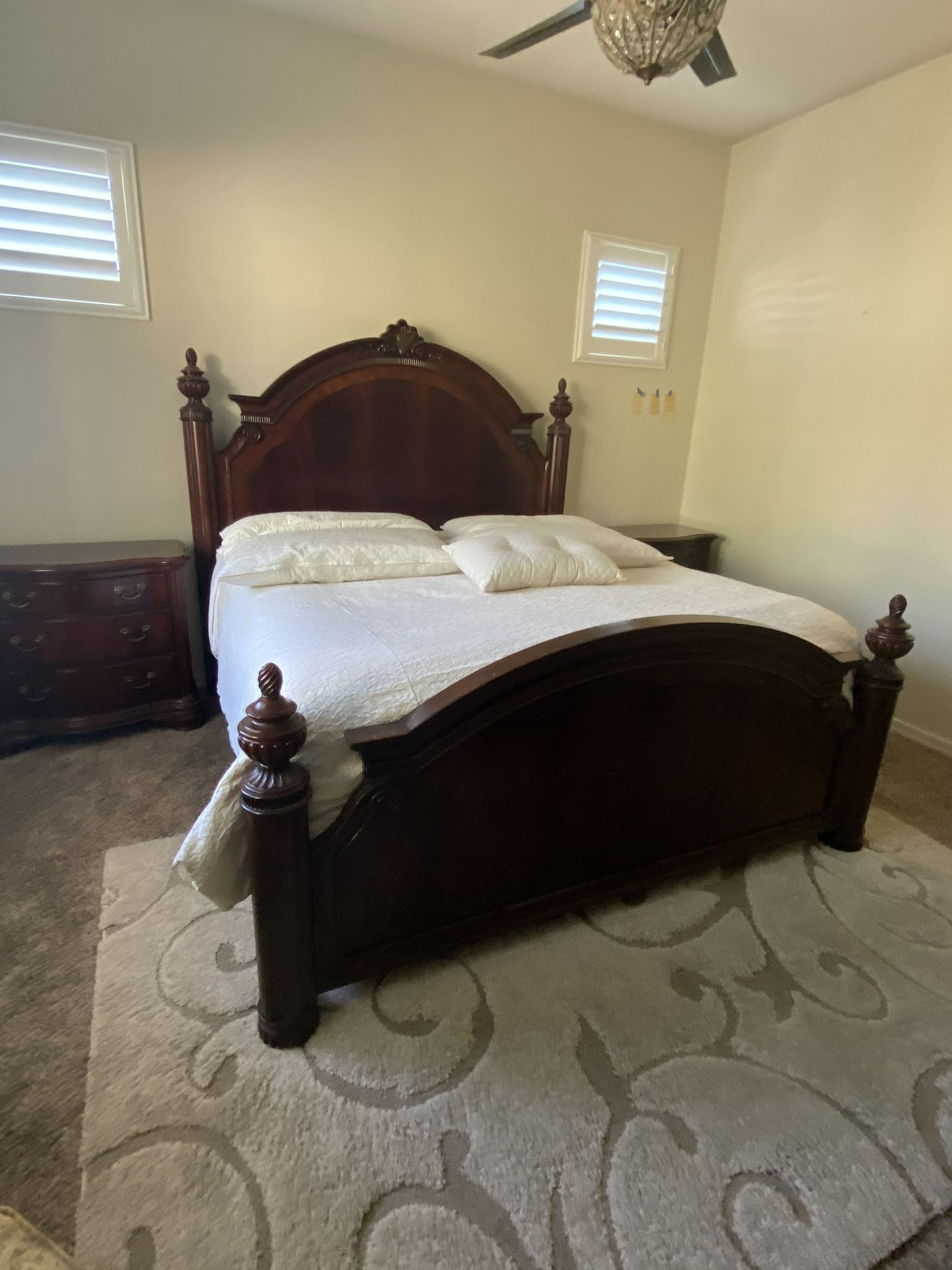 King Bedroom Set, Thomasville, Kent Park