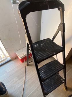 Black Gorilla 3-Step Folding Step Ladder $30
