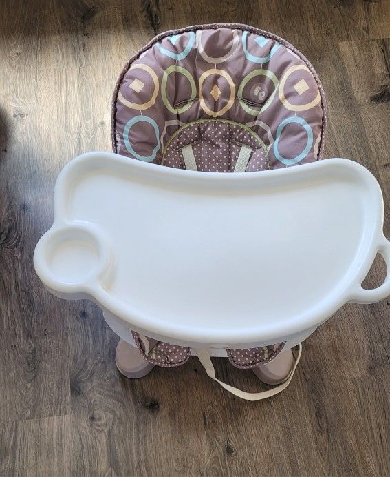 Booster /Feeding Seat For Baby/ Kids In Great Condition  Used.