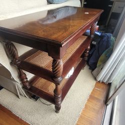Table/ Stand