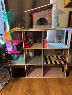 LOL Doll House