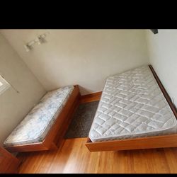 MCM TWO TWIN BEDS