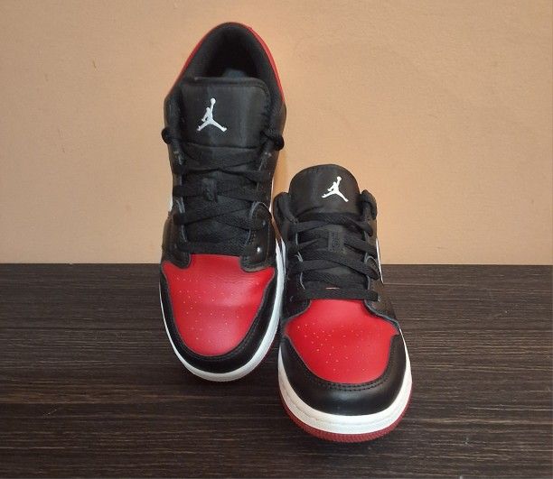 Jordan 1 Low - (Sz 5.5y)