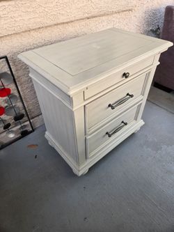 Night Stand  /  End Table