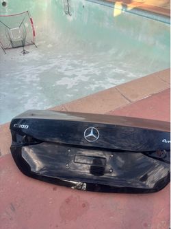 TRUNK 2025 MERCEDEZ BENZ C300