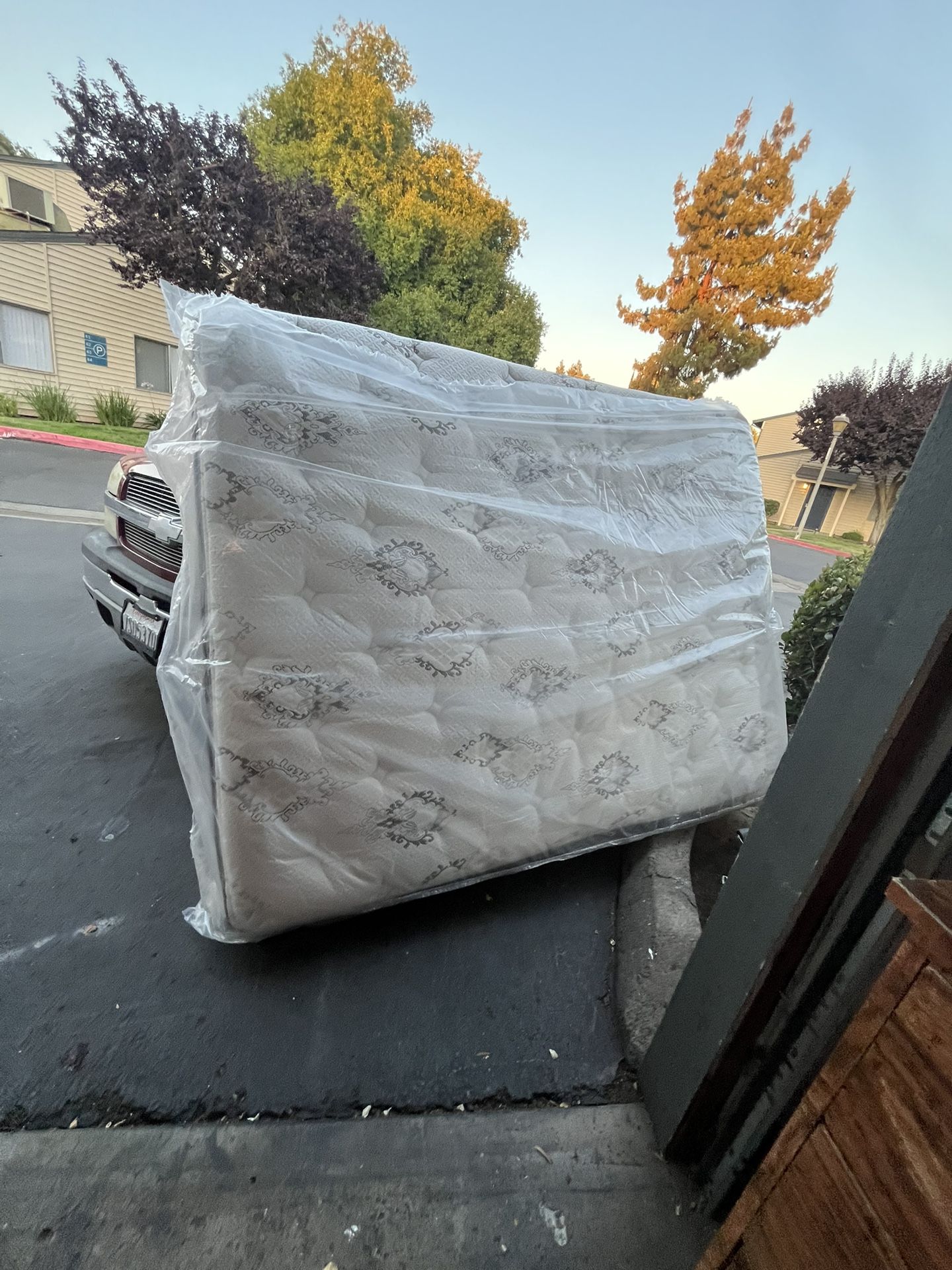 Queen Size Matrres Boxpring