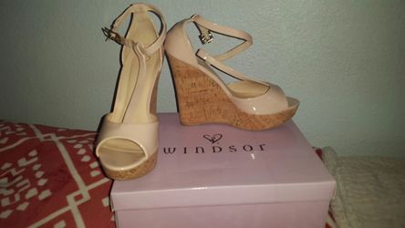 Brand new open toe t-strap pale pink wedges