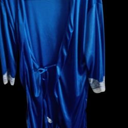 Silky Robe 2xl Brand New