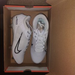 New Woman's Nike React Hyper Diamond Softball Cleats