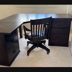 Corner Desk Well Kept (Delivery Included)