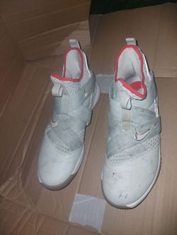 Nike LeBron Soldiers Sneakers Shoes Size 11