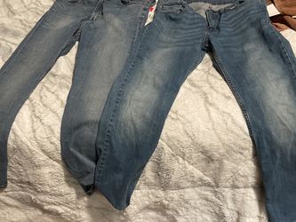 Women’s Levi Jeans