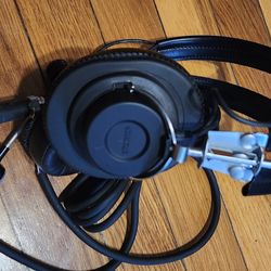 Shure SM2 Broadcasting headset microphone with factory C108 Cable.
