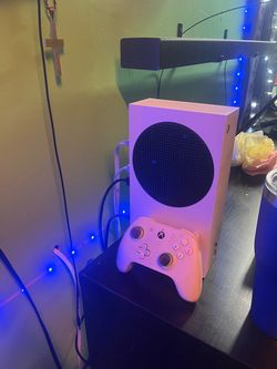 Xbox Series S + Controller – Prefer Trade Up (Local Fort Lauderdale)