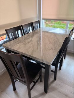 6 Chair Dining Table - Need Space, must go