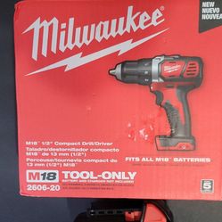 (NEW) Milwaukee M18 1/2" Compact Drill/Driver with M18 red lithium xc 5.0 battery 