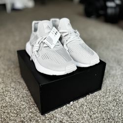 Adidas Swift Runner - 9.5 - Brand New 