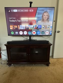 MOVING NEED IT GONE BY NEXT FRIDAY 4/3 - Hisense 55" TV