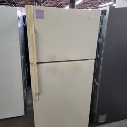 Maytag Off White 18cf Top Freezer Fridge 
