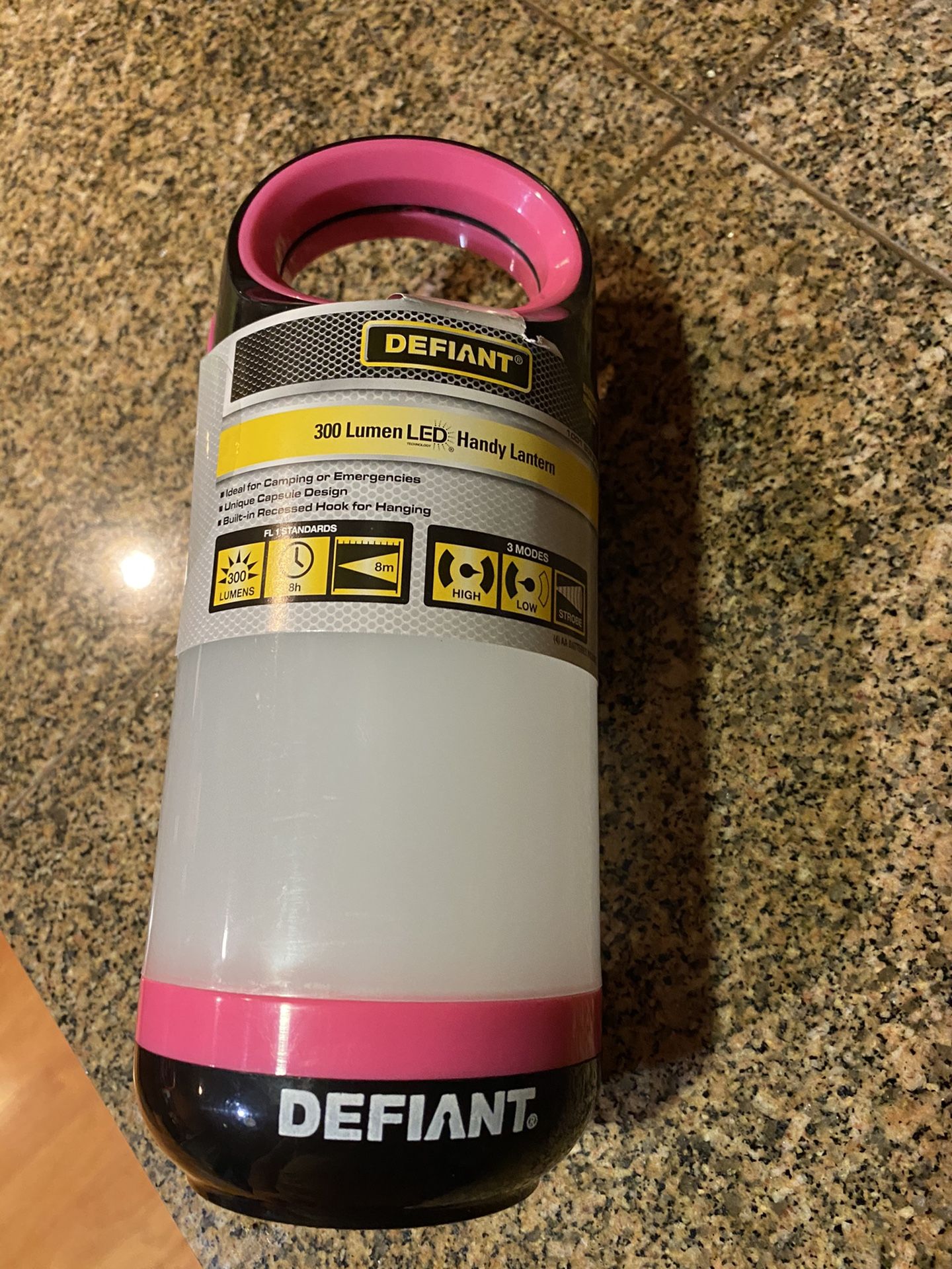 Defiant 300-Lumen Handy Lantern