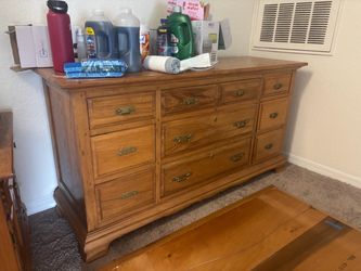 2 Dressers 1 Bedside table 1 mirror