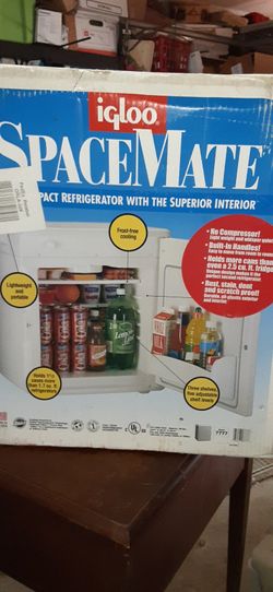 Igloo Compact Refrigerator